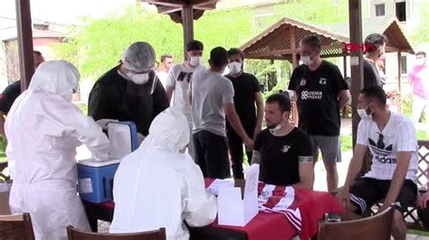 D­e­m­i­r­ ­G­r­u­p­ ­S­i­v­a­s­s­p­o­r­­d­a­ ­t­a­k­ı­m­a­ ­k­o­r­o­n­a­v­i­r­ü­s­ ­t­e­s­t­i­